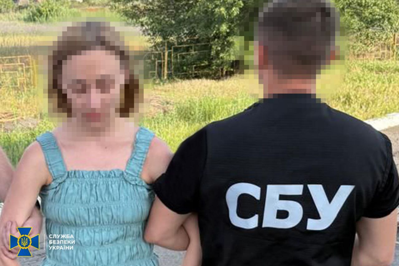 Затримання жінки, підозрюваної у підготовці теракту в Дніпрі, співробітниками СБУ.