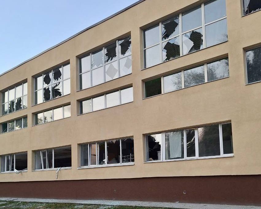 Масований обстріл Дніпра: зруйновано понад 22 житлові будинки, 8 шкіл і дитсадків, корпуси ПТУ та депо електротранспорту.