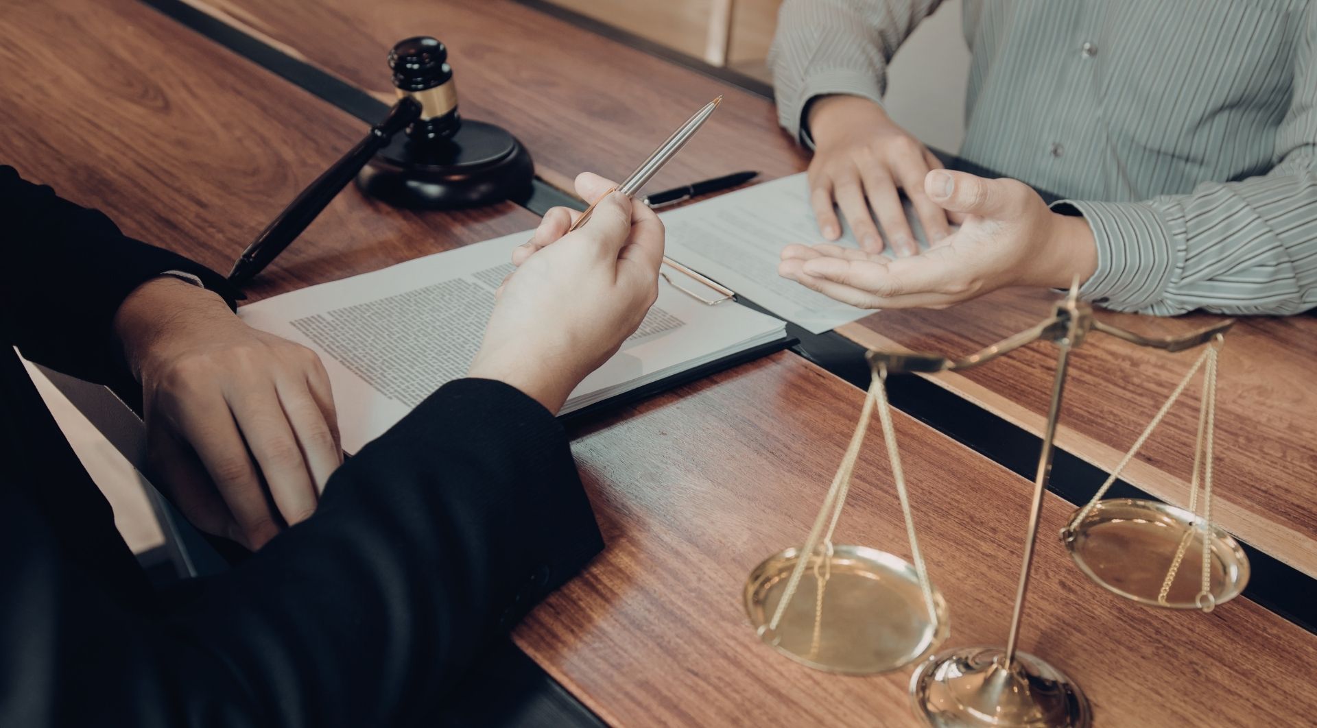 Суд у Дніпрі розглядає справу про розкрадання коштів