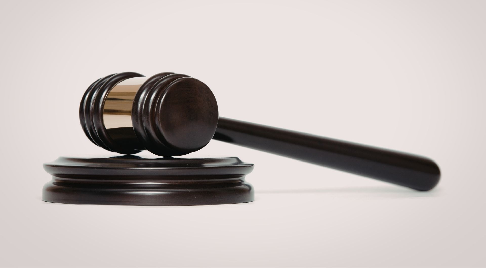 У Дніпрі виправдали поліцейського, якого обвинувачували в хабарі
