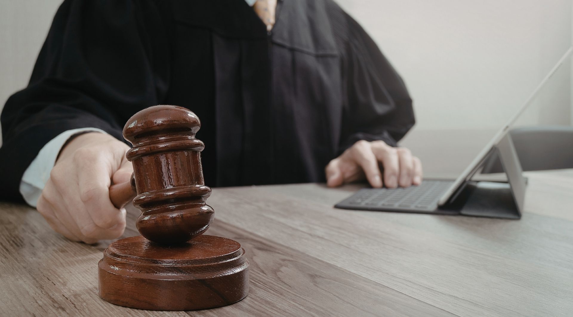 Чоловіка з Дніпропетровщини засудили на 15 років за підготовку терактів на Львівщині