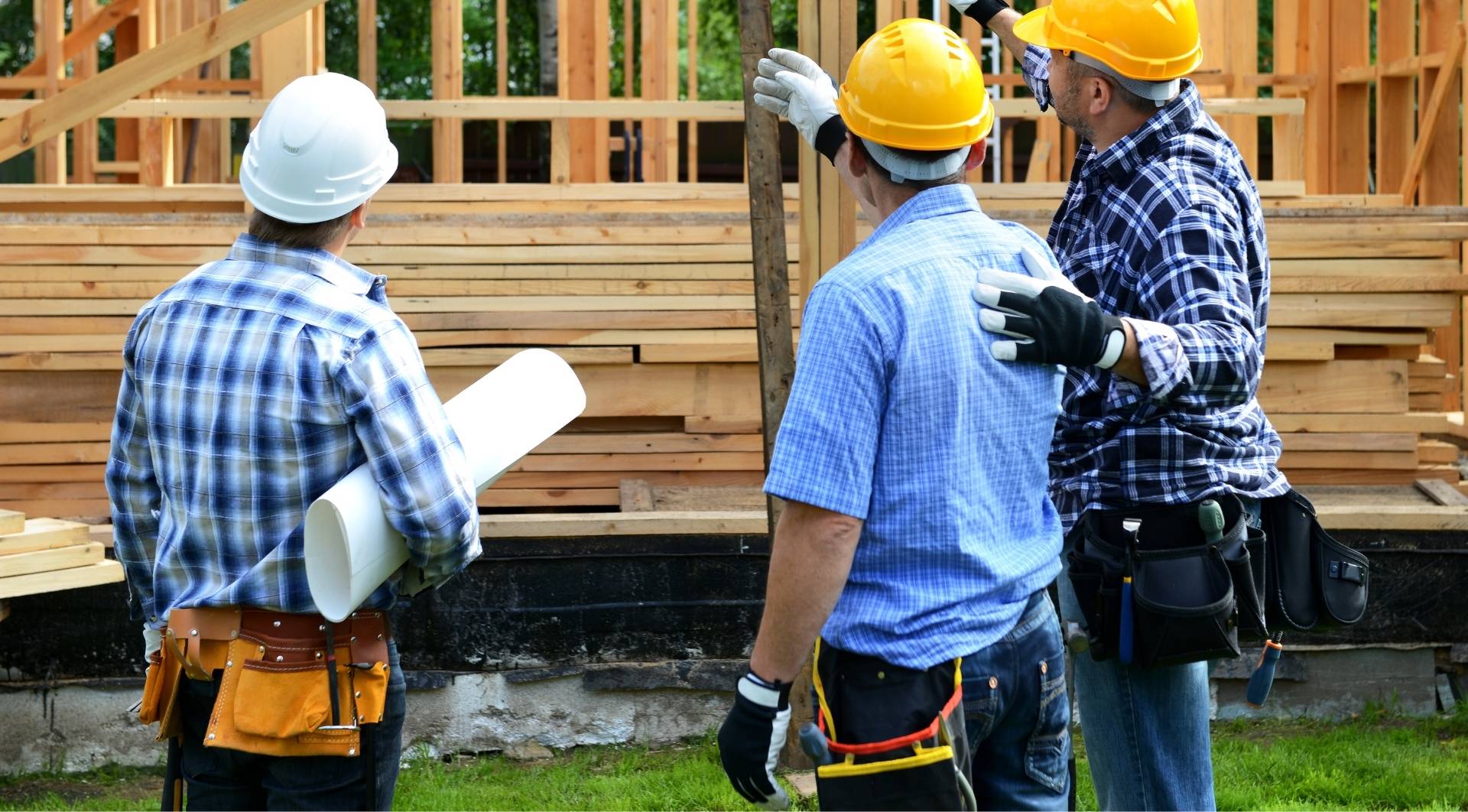 У Дніпрі підвищили зарплату для будівельників у бюджетних проєктах